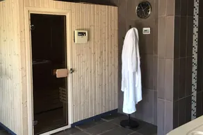 Quality Hotel La Marebaudiere - Image 2