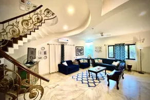 Casa Riverside Uber Luxury Villa with a Pool - Image 3