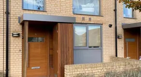 Homely, Cosy & Contemporary 4 BDR house with Garden & Parking 5 mins drive to Addenbrookes & Papworth hospitals & Bio Medical campus - Image 5