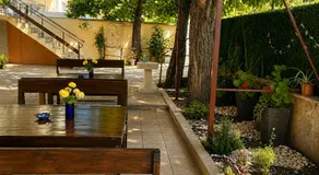Family Hotel Yulian - Image 5