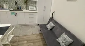 Exclusive Queen St Downtown Full House-PRIVATE PATIO - Image 5