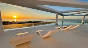"BOUTIQUE H8" Beach Roof Terrace Infinity Pool Bar SPA Padel Swimming Pool - Image 4