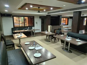 Hotel Knight Inn Airport - Image 3