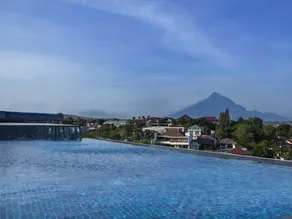 Grand Edge Hotel Semarang - Image 3