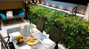 Apartment Rose Garden - Image 3
