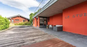 Light-filled studio with panoramic views - Image 4