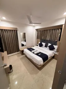 HOTEL ROYAL SQUARE - Image 2