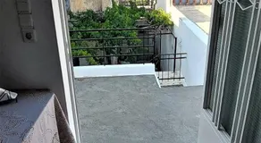 Christin P. Cute home with patio - Image 5