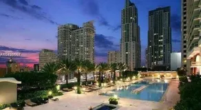 Luxury Building with Ocean Views in Downtown - Image 3