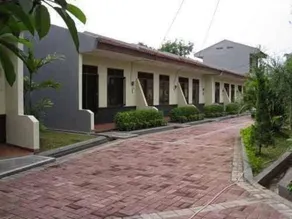 OYO 90844 Guesthouse Parung Asri Syariah - Image 4