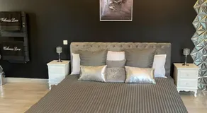 Velezia LOVE - Image 2