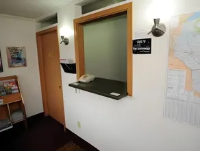 Thunderbird Motor Inn - Image 2