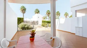 Bonito apartamento en campo de golf con piscina - Image 4