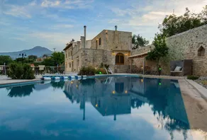 Zouridi Villa Park - Image 4