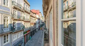 Urban apartment with Balcony in Porto - Image 5