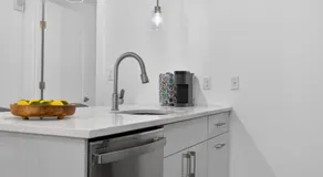 Luxury 2BR apt in Boston near Harvard! - Image 5