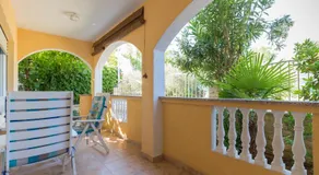 Maison avec barbecue, jardin et terrasse - Image 4