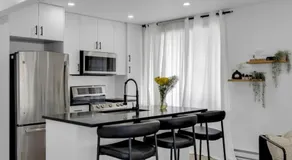 Modern 2BR Apt Near Downtown Ottawa FREE PARKING - Image 3