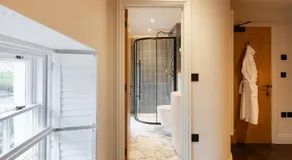 Hive Townhouse - Image 2
