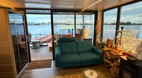 Exclusieve Houseboat La Mare 12 x 5 meter met sauna, hottup en airco - Image 2