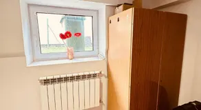 Luxury 1BR Holiday Haven 10-Min Train to Center & Airport Access - Image 4