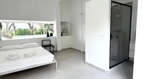 ÉLÉGANT STUDIO et PARKING DANS BATIMENT HISTORIQUE - Image 2