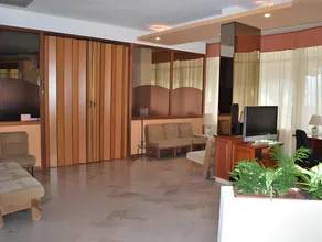 Hotel Aplo - Breakfast Experience - Image 5
