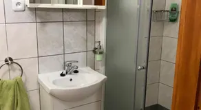 Tradiční český dům s ložnicemi v podkroví - Image 2