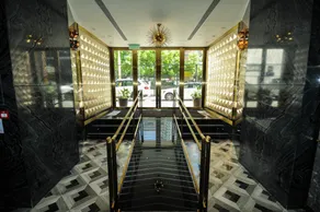 King's Hotel - Image 4