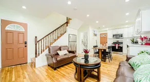 37-2 - 4BR Spacious Family Friendly near Boston & Parks - Free Parking - Image 2