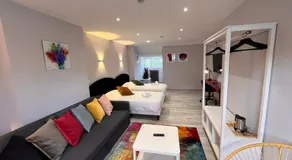 Le Clos Joli - Image 2