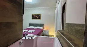 Suite and room - Image 5