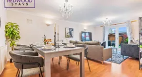 BRAND NEW! Spacious & Modern Serviced Home - 3x Free Parking - by Redwood Stays - Image 2