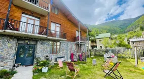Manana Japaridze's Guesthouse - Image 2