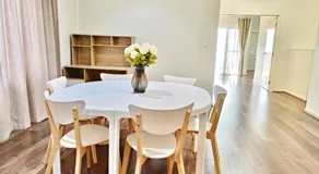Modern Retreat by Underwood market&51 Area - Image 5