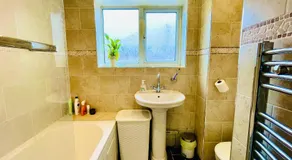 Cosy Quiet Double Room - Image 5