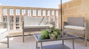 Stylish 1 Bedrooms Parking At City Gate - Image 3