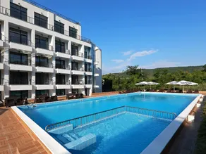 White Rock Castle Suite Hotel & SPA - Image 2