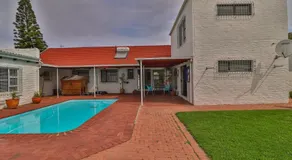 Milnerton Oak Lodge Home Away from Home! - Image 4