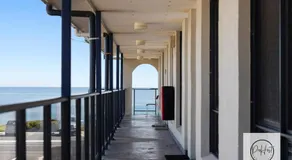 Beachside Retreat - Image 4