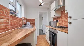 Relaxing 3-Bedroom Home Near the Beach - Image 4