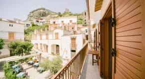 La Piazzetta Boutique Apartments - Image 2