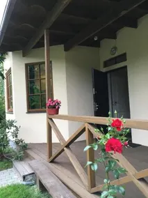 Boutigue city house with terrace and garden free parking - Image 1