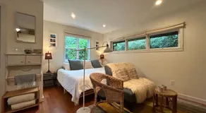 Studio Cedar Guest Cottage - Image 2