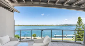 Riverside Apartments & Hotel - Image 3