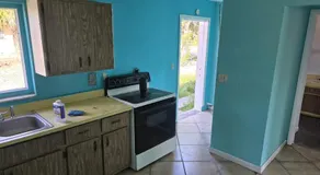 GpL 5544 Cozy Getaway with Bright Colors & Full Kitchen - Image 3