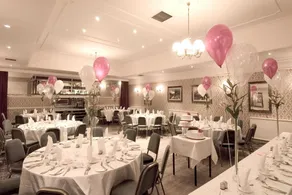 Burnett Arms Hotel - Image 3