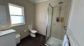 Bradman House CBD Launceston Invermay + Free WIFI - Image 2