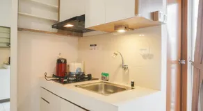Cozy and Simple Living Studio Apartment at Cinere Resort By Travelio - Image 5