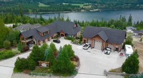 Kootenay Wild Guest Suites - Image 3